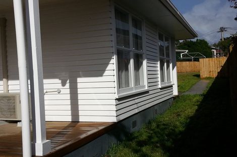 Photo of property in 18 Keats Place, Blockhouse Bay, Auckland, 0600