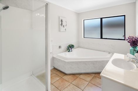 Photo of property in 17 Montrose Crescent, Huntington, Hamilton, 3210