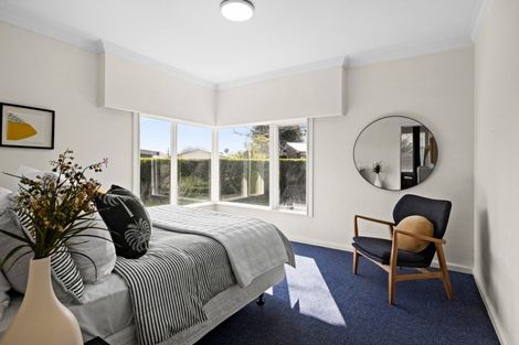 Photo of property in 16 Howard Road, Taradale, Napier, 4112