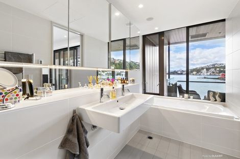 Photo of property in Clyde Quay Wharf, 2b/6 Clyde Quay Wharf, Te Aro, Wellington, 6011