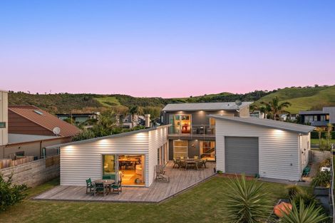 Photo of property in 47 Taumata Road, Omaha, 0986