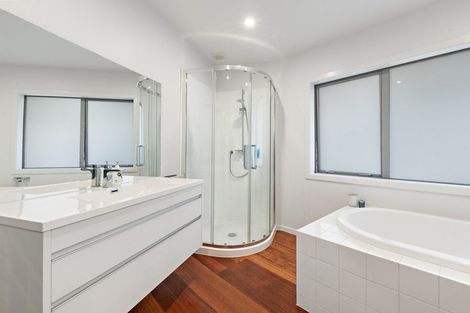 Photo of property in 73m Park Rise, Campbells Bay, Auckland, 0630