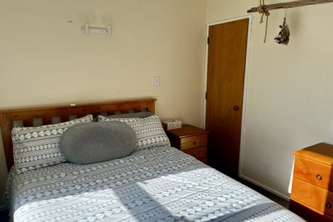 Photo of property in 4/30 Lyall Parade, Lyall Bay, Wellington, 6022