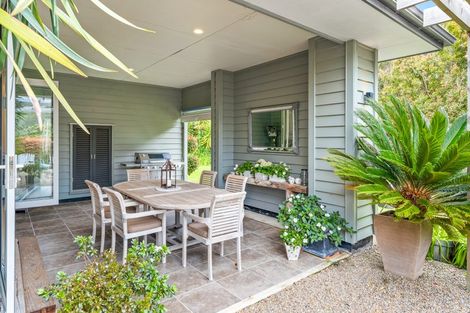Photo of property in 35 Hobbs Road, Matakatia, Whangaparaoa, 0930