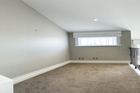 Photo of property in 8 Mural Place, Greenhithe, Auckland, 0632