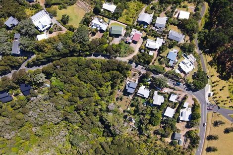 Photo of property in 136 Waiheke Road, Waiheke Island, 1971