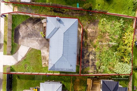 Photo of property in 20a Sylvan Crescent, Te Atatu South, Auckland, 0610
