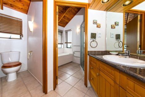 Photo of property in 283 Hill Road, The Gardens, Auckland, 2105