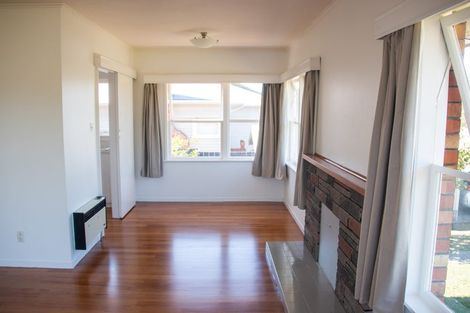 Photo of property in 1/22 Old Lake Road, Narrow Neck, Auckland, 0624