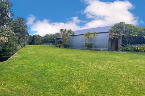 Photo of property in 85 Constable Road, Muriwai, Waimauku, 0881