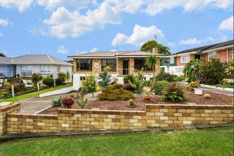 Photo of property in 4 Rothery Road, Hillpark, Auckland, 2102