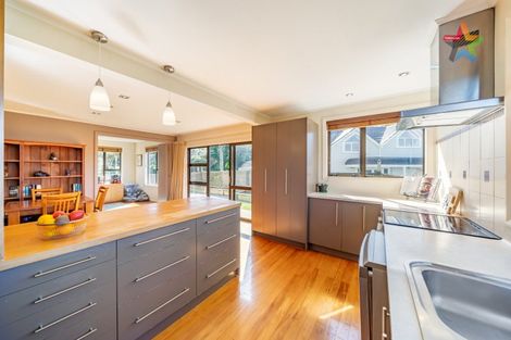 Photo of property in 4 Akatea Road, Korokoro, Lower Hutt, 5012