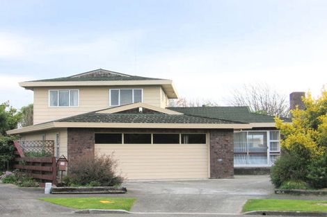 Photo of property in 26 Dorset Crescent, Hokowhitu, Palmerston North, 4410