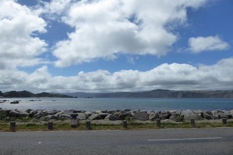 Photo of property in 168 Breaker Bay Road, Breaker Bay, Wellington, 6022