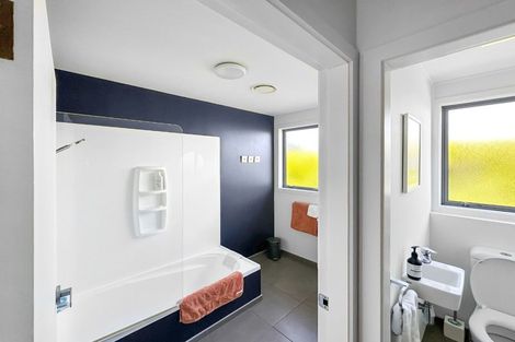 Photo of property in 273 Dowse Drive, Maungaraki, Lower Hutt, 5010