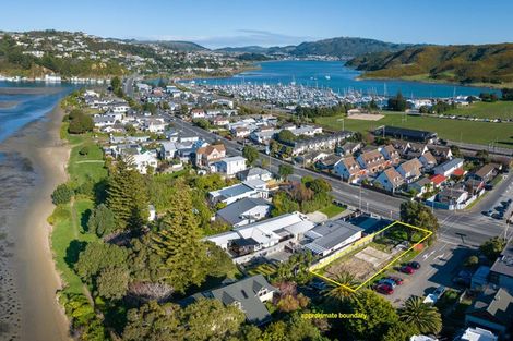 Photo of property in 60 Mana Esplanade, Paremata, Porirua, 5026