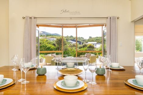 Photo of property in 16 James Nairn Grove, Riverstone Terraces, Upper Hutt, 5018