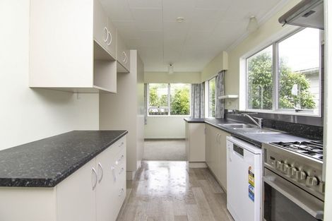 Photo of property in 33 Rhodes Drive, Kelvin Grove, Palmerston North, 4414