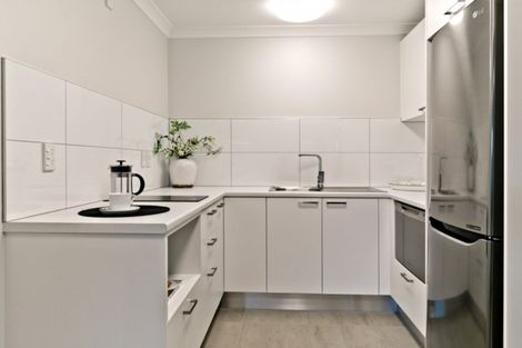 Photo of property in 1/2 Ocean View Road, Milford, Auckland, 0620