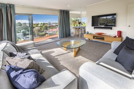 Photo of property in 31 Sealy Road, Torbay, Auckland, 0630