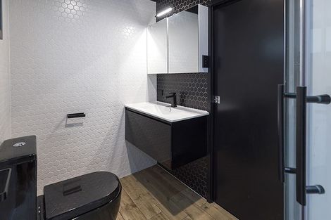 Photo of property in 23 Jade Avenue, Pakuranga Heights, Auckland, 2010