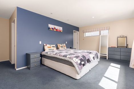 Photo of property in 8 Okuku Place, Hei Hei, Christchurch, 8042