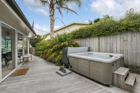 Photo of property in 25 Moana Drive, Mahia, 4198