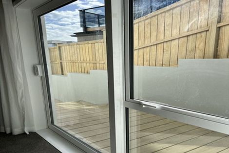 Photo of property in 8 Hooten Place, Oteha, Auckland, 0632