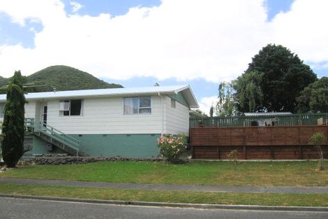 Photo of property in 1 Topeka Grove, Totara Park, Upper Hutt, 5018