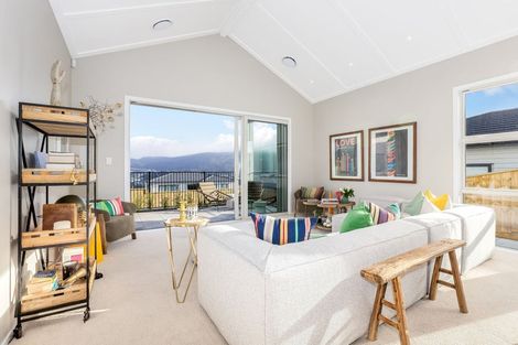 Photo of property in 28 Te Hoiere Street, Aotea, Porirua, 5024