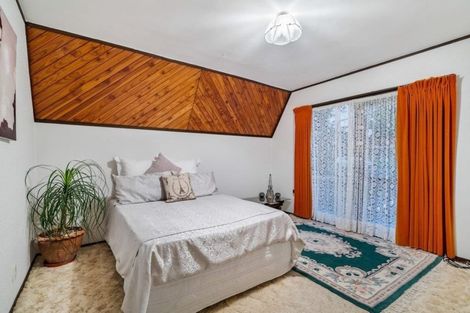 Photo of property in 4 Puketaha Road, Swanson, Auckland, 0816