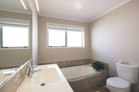 Photo of property in 3 Korokia Way, Richmond Heights, Taupo, 3330