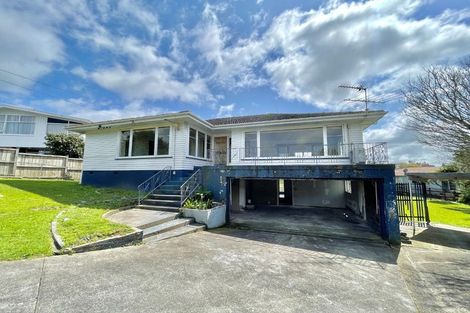 Photo of property in 3 Taha Road, Te Atatu South, Auckland, 0610