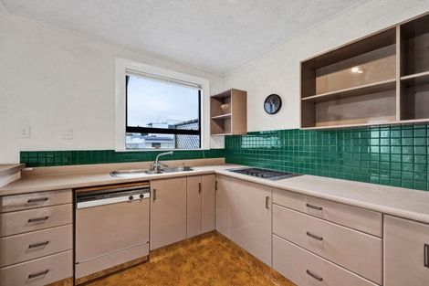 Photo of property in 13-15 Bayly Road, Moturoa, New Plymouth, 4310