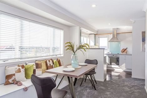 Photo of property in 69 Buscomb Avenue, Henderson, Auckland, 0610