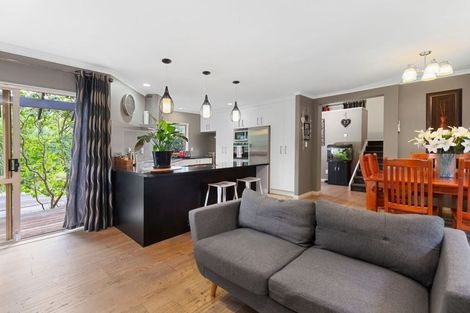 Photo of property in 20 Kate Sheppard Avenue, Torbay, Auckland, 0630