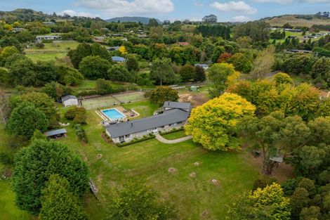 Photo of property in 142 Gillespie Place, Acacia Bay, Taupo, 3385