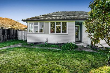 Photo of property in 17 Ealing Street, Northcote, Christchurch, 8052