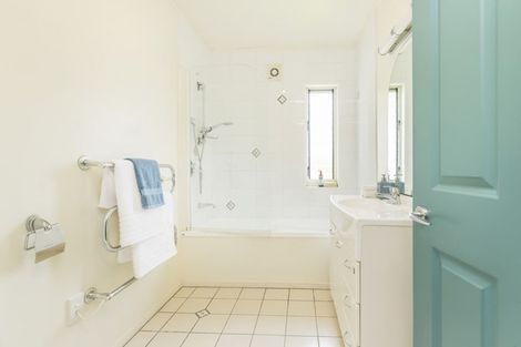 Photo of property in 16 Kilkelly Close, Tawa, Wellington, 5028