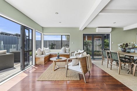 Photo of property in 18 Hine Street, New Plymouth, 4310