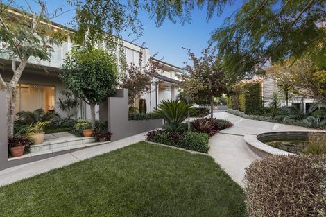 Photo of property in 86 Marine Parade, Mellons Bay, Auckland, 2014