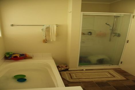 Photo of property in 5 Chudleigh Grove, Churton Park, Wellington, 6037