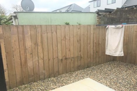 Photo of property in 2/113 Knighton Road, Hillcrest, Hamilton, 3216