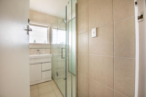 Photo of property in 20 Sylvan Crescent, Te Atatu South, Auckland, 0610