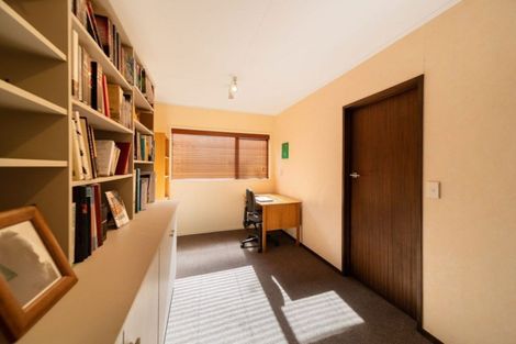 Photo of property in 18 Poplar Drive, Kelvin Heights, Queenstown, 9300