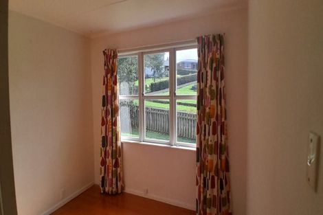 Photo of property in 16 Nandana Drive, Glen Eden, Auckland, 0602