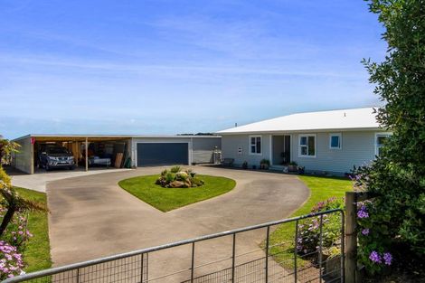 Photo of property in 3624 Eltham Road, Opunake, 4682