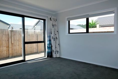 Photo of property in 8 Rotoiti Place, Paraparaumu, 5032