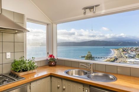 Photo of property in 8 Beere Haven Steps, Seatoun, Wellington, 6022