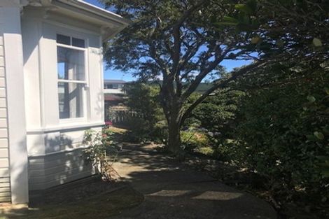 Photo of property in 27 Tawa Terrace, Tawa, Wellington, 5028